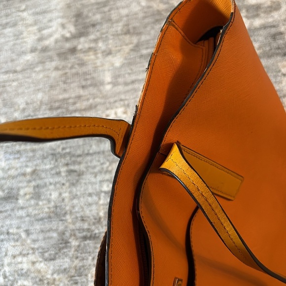 Tumi yellow/ Orange Tote Bag with Structured Design - carry on attach ability - Picture 7 of 7